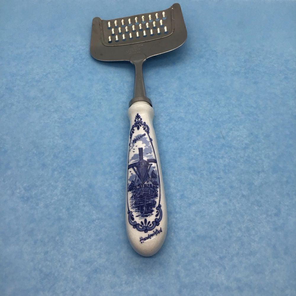 Hand painted Delft Henry Willig Cheese Grater